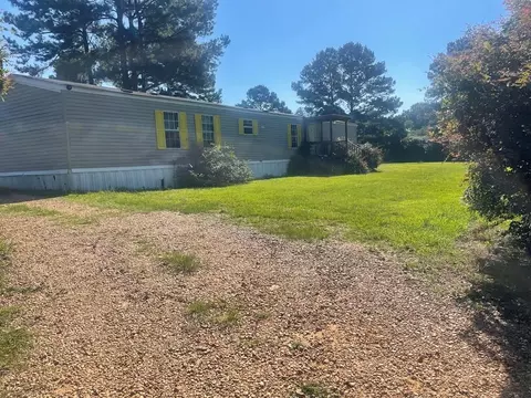 1036 Pinetree, Mccomb, MS 39648