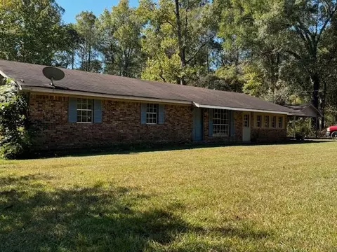 182 Pavillion Rd, Laurel, MS 39443