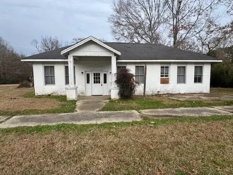217 E Howard St, Centreville, MS 39631