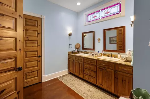Bath - 1056 Turkey Ridge Rd, Summit, MS 39666 photo 1 of 4