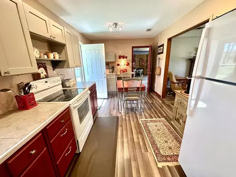 Kitchen - 3916 NE Timberlane Rd, Wesson, MS 39191 photo 3 of 6