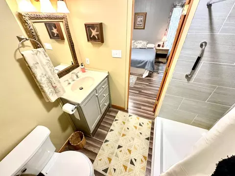 Bath - 3916 NE Timberlane Rd, Wesson, MS 39191 photo 2 of 3