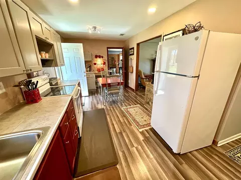 Kitchen - 3916 NE Timberlane Rd, Wesson, MS 39191 photo 5 of 6