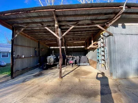 Exterior - 6113 Womack Rd, Summit, MS 39666 photo 13 of 29