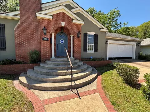 329 W Chippewa St, Brookhaven, MS 39601 photo 2