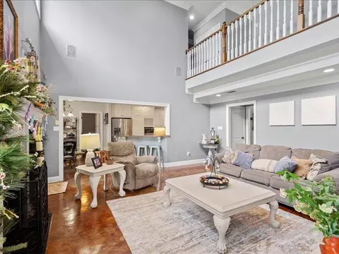 Living - 1055 Kori Ln, Summit, MS 39666 photo 2 of 5