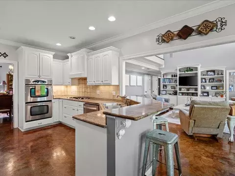 Kitchen - 1055 Kori Ln, Summit, MS 39666 photo 3 of 4