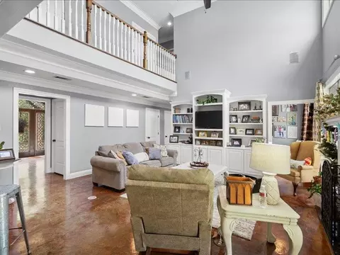 Living - 1055 Kori Ln, Summit, MS 39666 photo 4 of 5
