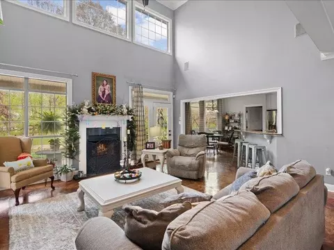 Living - 1055 Kori Ln, Summit, MS 39666 photo 3 of 5