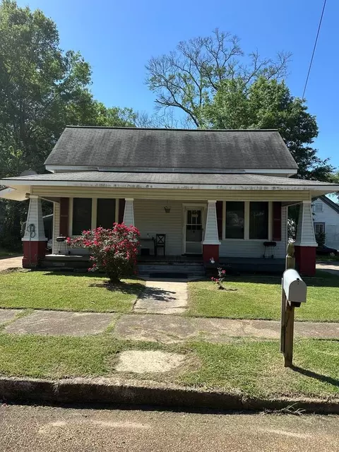706 Pearl River Ave, Mccomb, MS 39648