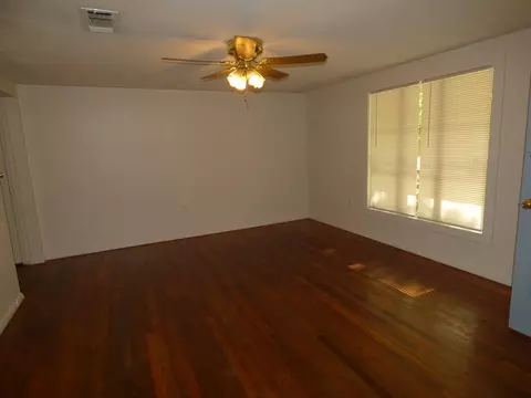 Living - 2074 Magnolia Pisgah Rd, Mccomb, MS 39648 photo 3 of 4
