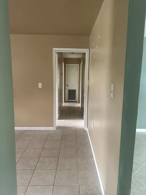 Entry Way - 311 Walnut St, Summit, MS 39666 photo 2 of 2