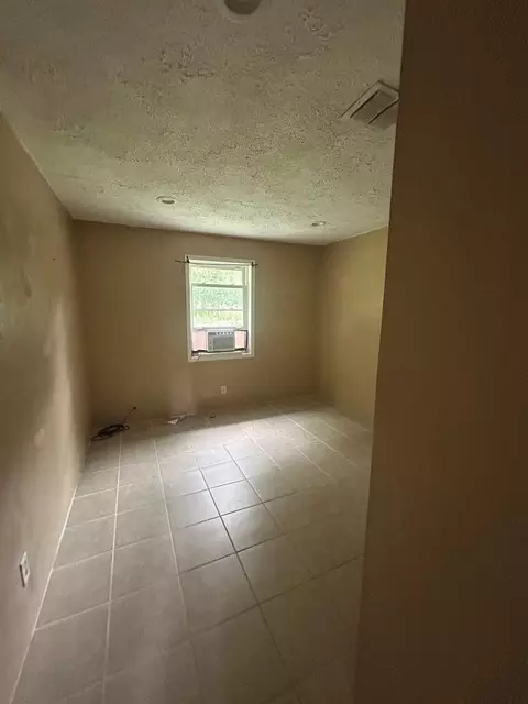 Bedroom - 311 Walnut St, Summit, MS 39666 photo 5 of 8