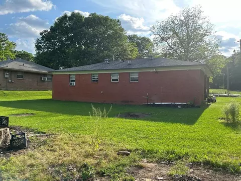 Exterior - 311 Walnut St, Summit, MS 39666 photo 5 of 6