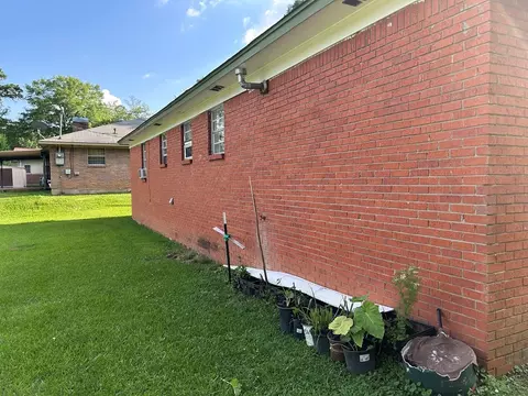 Exterior - 311 Walnut St, Summit, MS 39666 photo 3 of 6
