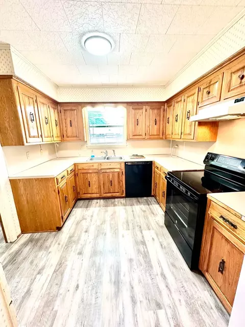 522 Red Oak, Brookhaven, MS 39601 photo 3