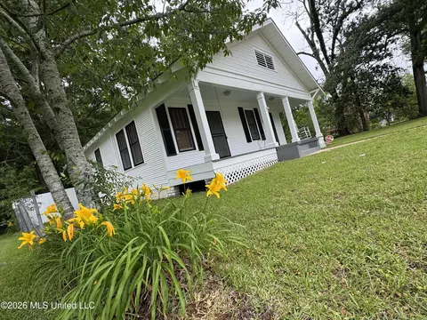 124 S Lafayette St, Centreville, MS 39631