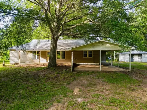 1022 Friendship Cir, Mccomb, MS 39648