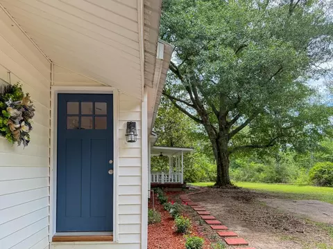 1058 Slay Rd, Summit, MS 39666 photo 2
