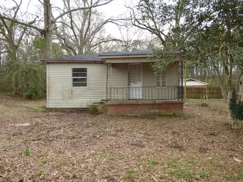 203 Peters St, Summit, MS 39666