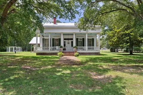 304 3rd St, Osyka, MS 39657