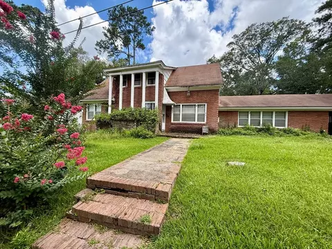 520 W Holly St, Magnolia, MS 39652