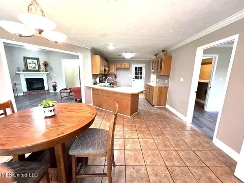 Kitchen - 1017 Hidden Meadow Ln, Summit, MS 39666 photo 1 of 4