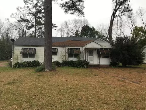 301 Oakland Dr, Natchez, MS 39120 photo 1