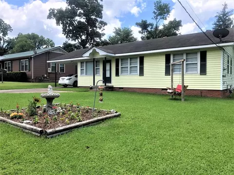 402 Brooklyn Dr, Natchez, MS 39120 photo 1