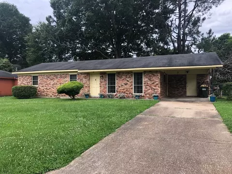 108 Virginia, Natchez, MS photo 3