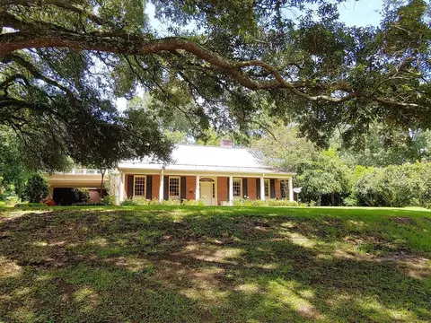 202 Dana Rd, Natchez, MS 39120 photo 2