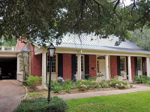 202 Dana Rd, Natchez, MS 39120 photo 3