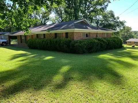 68 N Starnes Dr, Natchez, MS 39120 photo 1