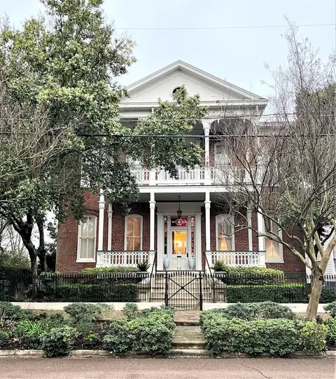 812 Main St, Natchez, MS 39120 photo 1