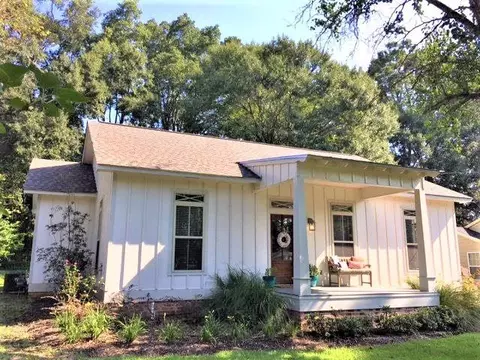 1707 Robinson St, Natchez, MS 39120 photo 1