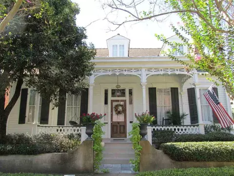 810 Main St, Natchez, MS 39120 photo 1
