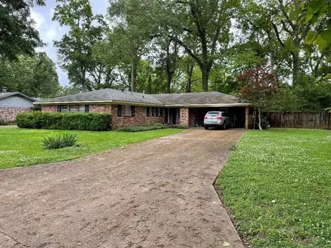 202 Forest Dr, Natchez, MS 39120 photo 1