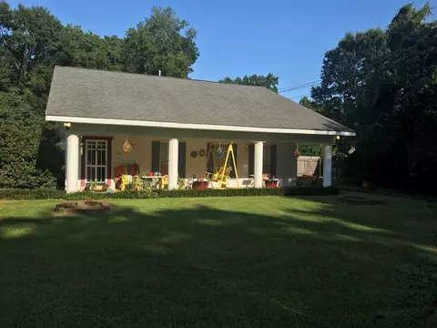 705 Lindberg Ave, Natchez, MS 39120 photo 1