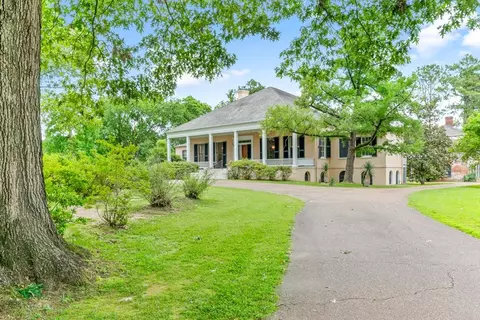 9 Oakhurst Dr, Natchez, MS 39120 photo 1
