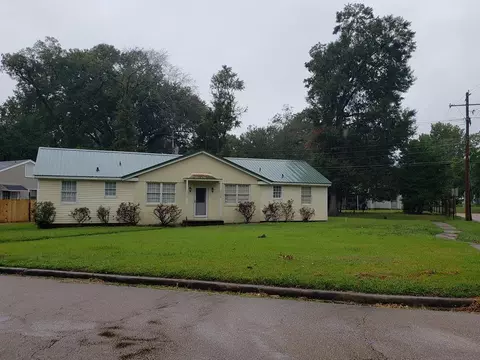 2698 Roselawn Dr, Natchez, MS 39120 photo 1