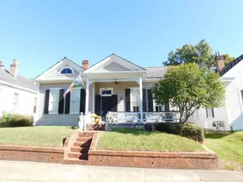 819 Washington St, Natchez, MS 39120 photo 1