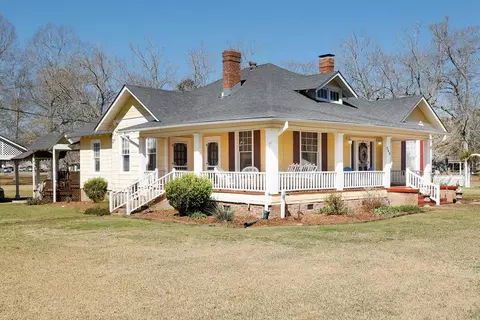 203 Oak St, Mccomb, MS 39648 photo 1