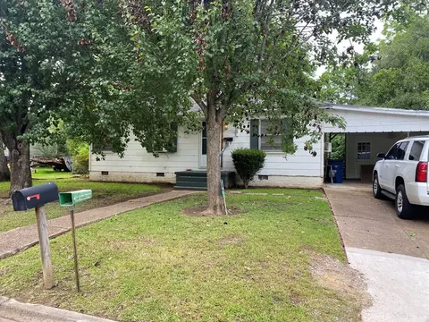 3604 Laurel Ave, Natchez, MS 39120 photo 2