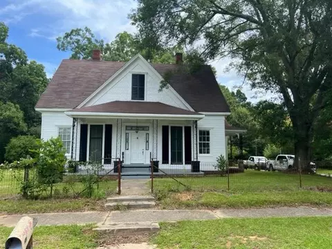 243 E Howard St, Centreville, MS 39631