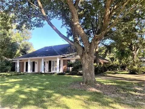 101 Arrowhead Dr, Natchez, MS 39120 photo 1