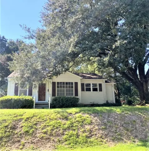 1811 Wheeler Dr, Natchez, MS 39120 photo 1