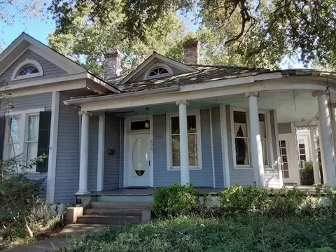 605 Oak St, Natchez, MS 39120 photo 1