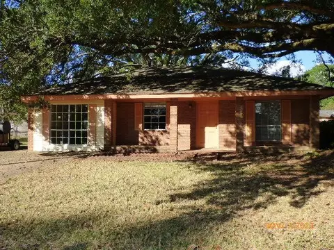 210 Oak Hl, Natchez, MS 39120