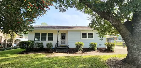 306 Holly Dr, Natchez, MS 39120 photo 1