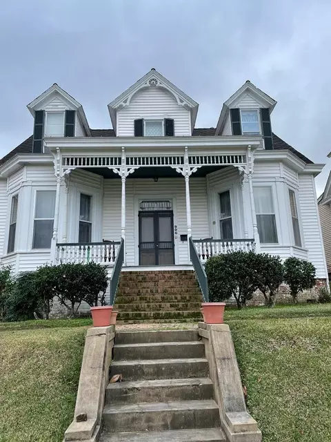 906 Main St, Natchez, MS 39120